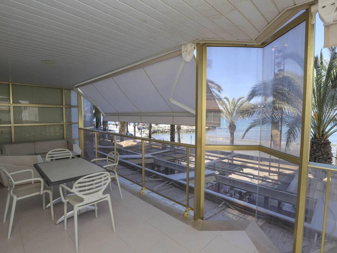 Foto 2 von 20: Modernes Apartment mit Meerblick, direktem Strandzugang und großer Terrasse in Salou