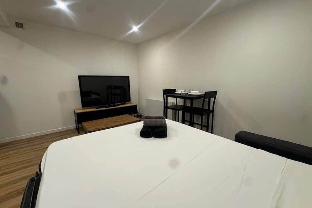 Foto 2 von 10: Renovated studio apartment - Old town St Laurent.