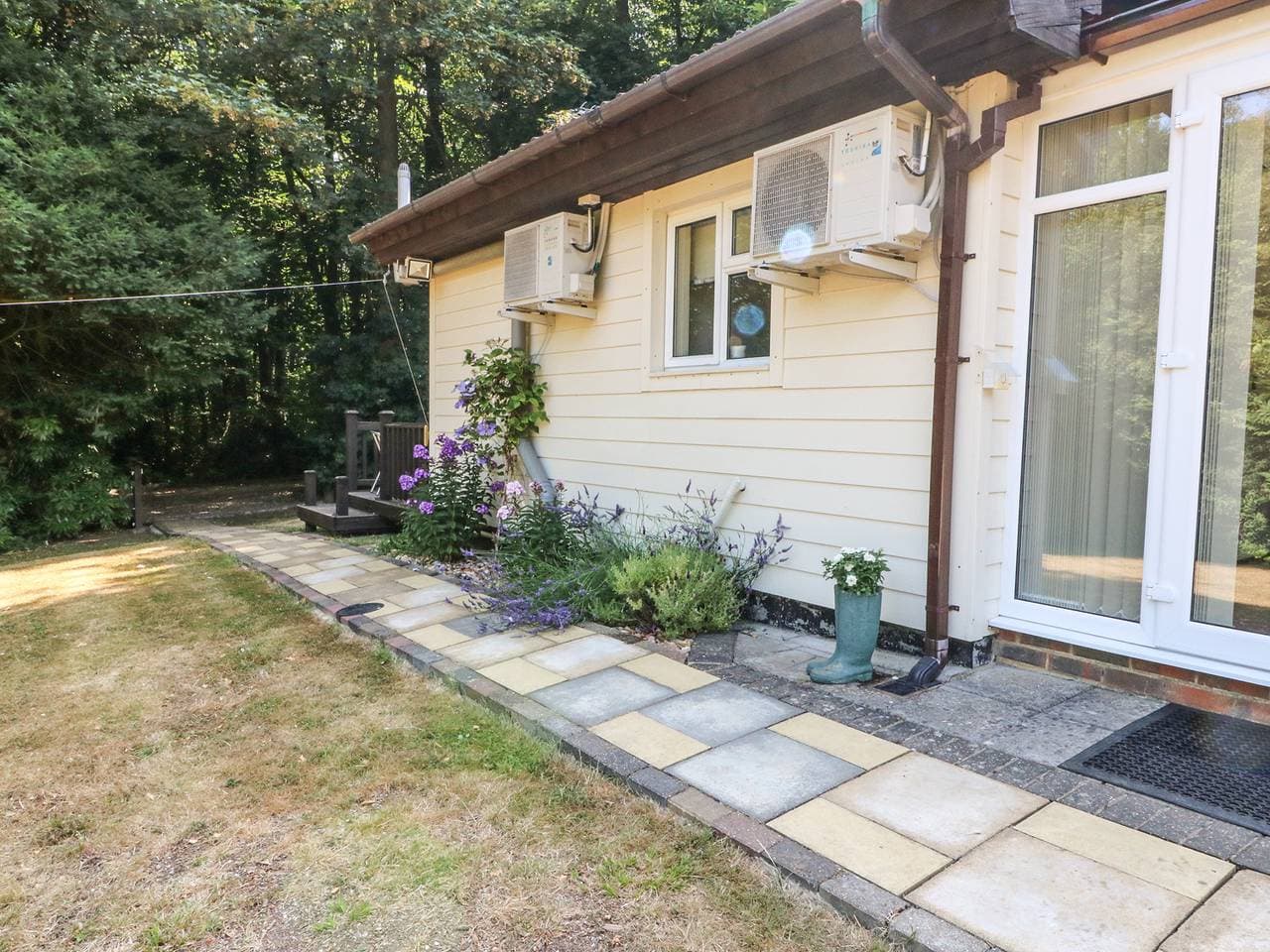 Foto 3 von 23: Lodge für 2 Personen mit Garten
