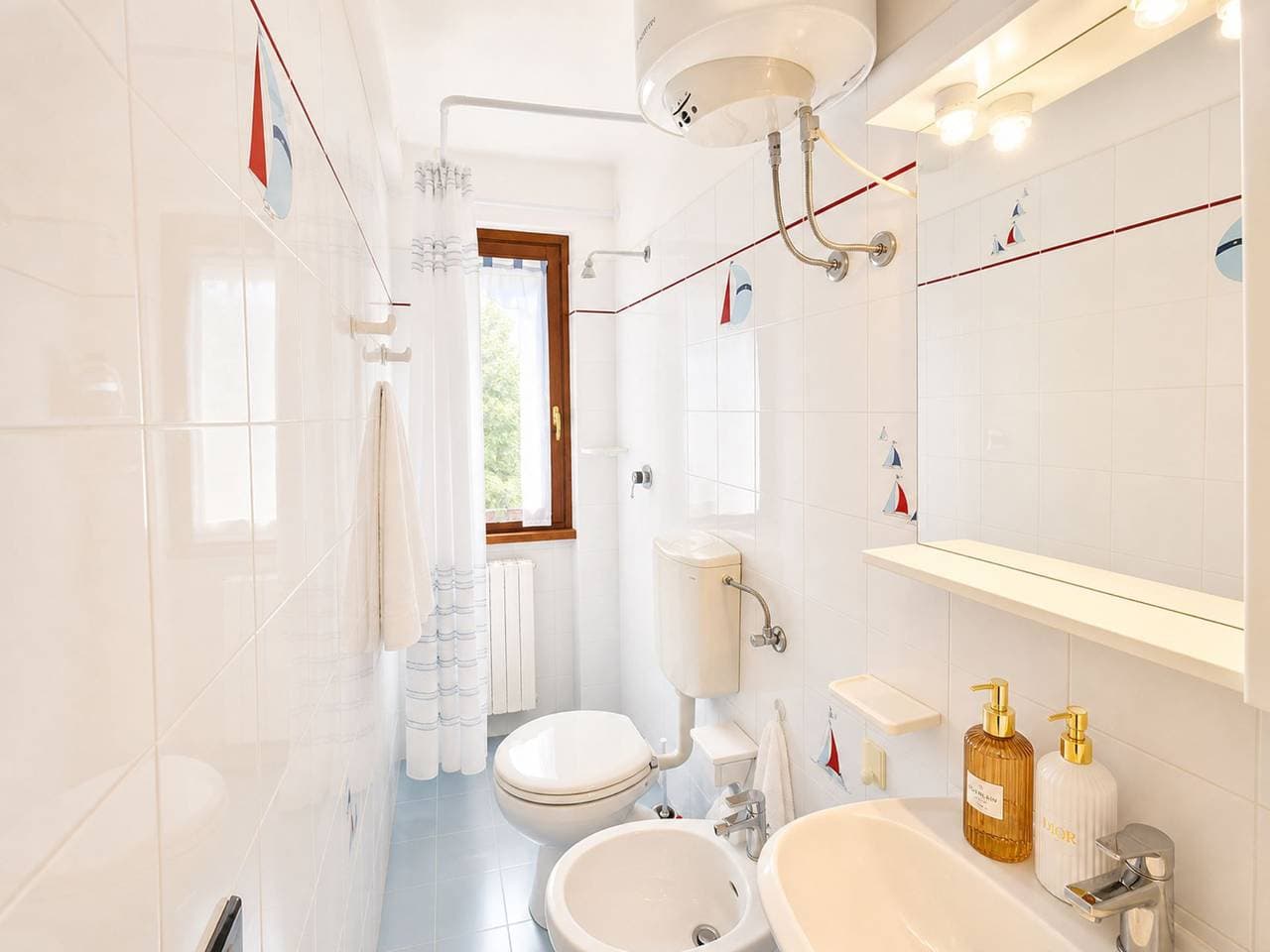 Foto 12 von 12: Ferienwohnung für 4 Personen mit Balkon