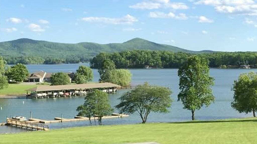 Foto 7 von 42: Romantisches Lakefront Getaway mit schöner Aussicht