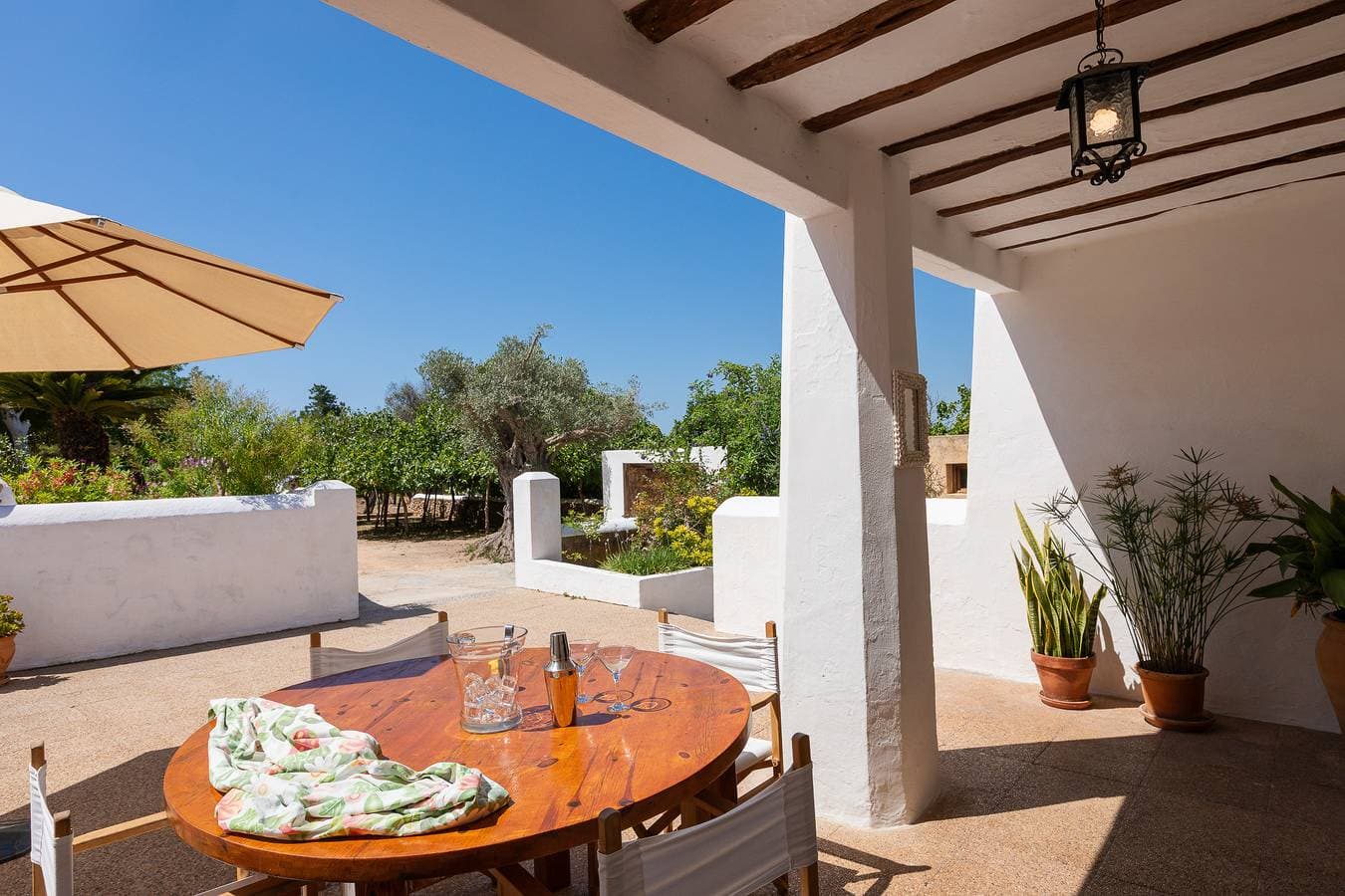 Foto 4 von 43: Villa für 6 Personen mit Terrasse