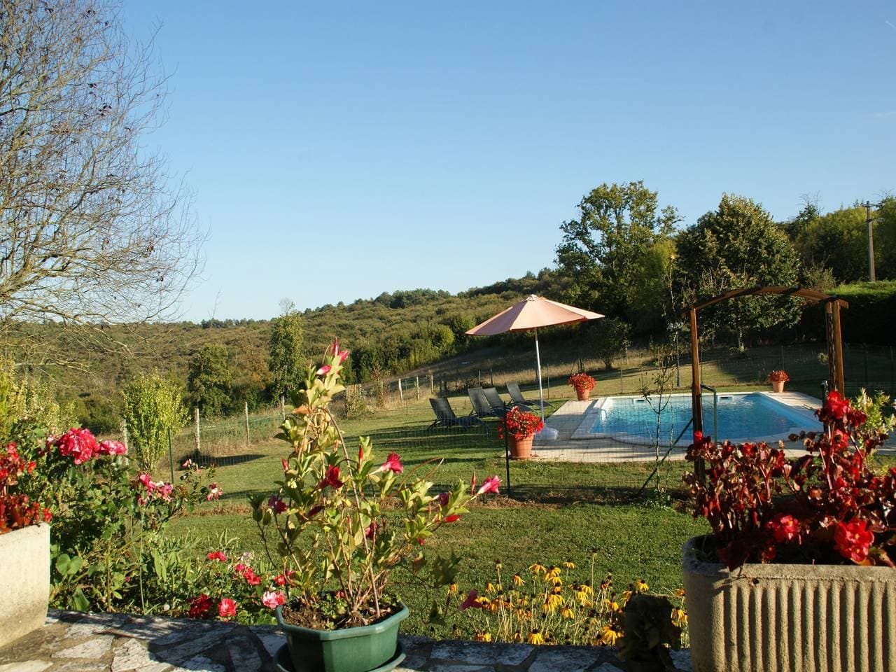 Foto 8 von 34: Ferienhaus mit Pool und umzäuntem Garten