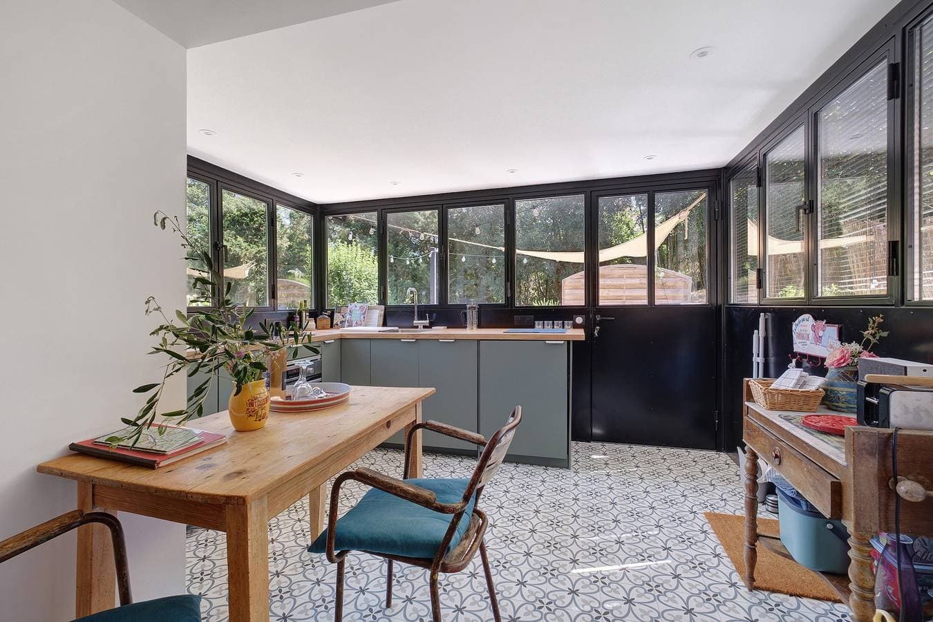 Foto 7 von 37: Ferienhaus „La Bergerie dans les oliviers“ mit Bergblick, Gemeinschaftspool und WLAN
