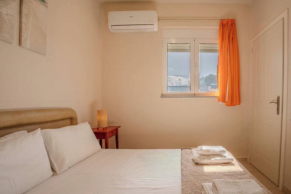 Foto 4 von 30: Arena - Beach Villa - Wifi- Sleep 4 - Sea view - Direct access to beach