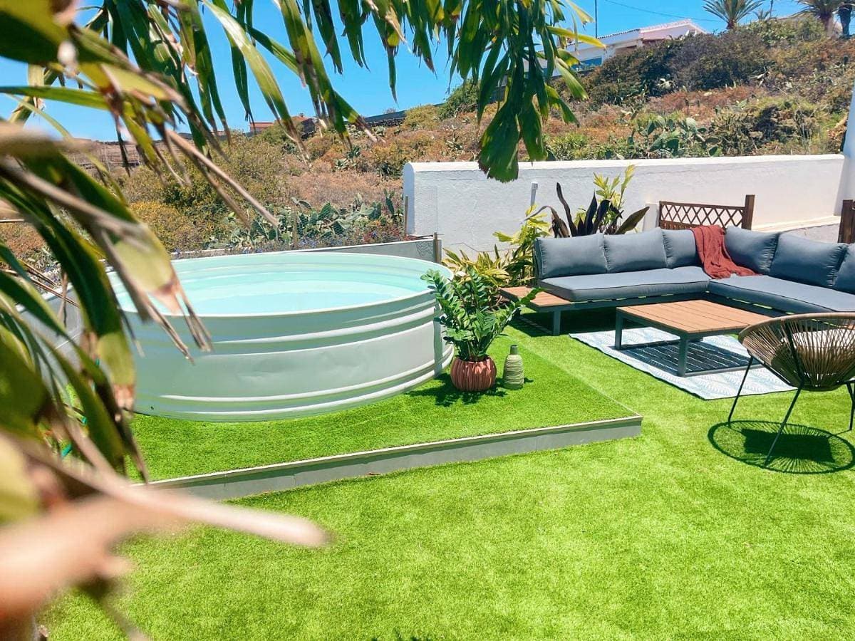 Con piscina y jardín con vistas al mar 1