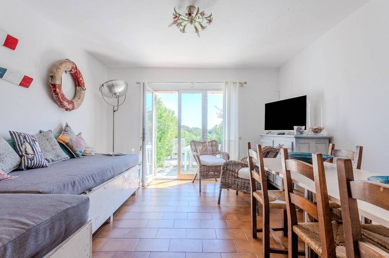 Foto 4 von 30: Ferienhaus 'Maison De Gathen' mit Meerblick, Gemeinschaftspool und Klimaanlage