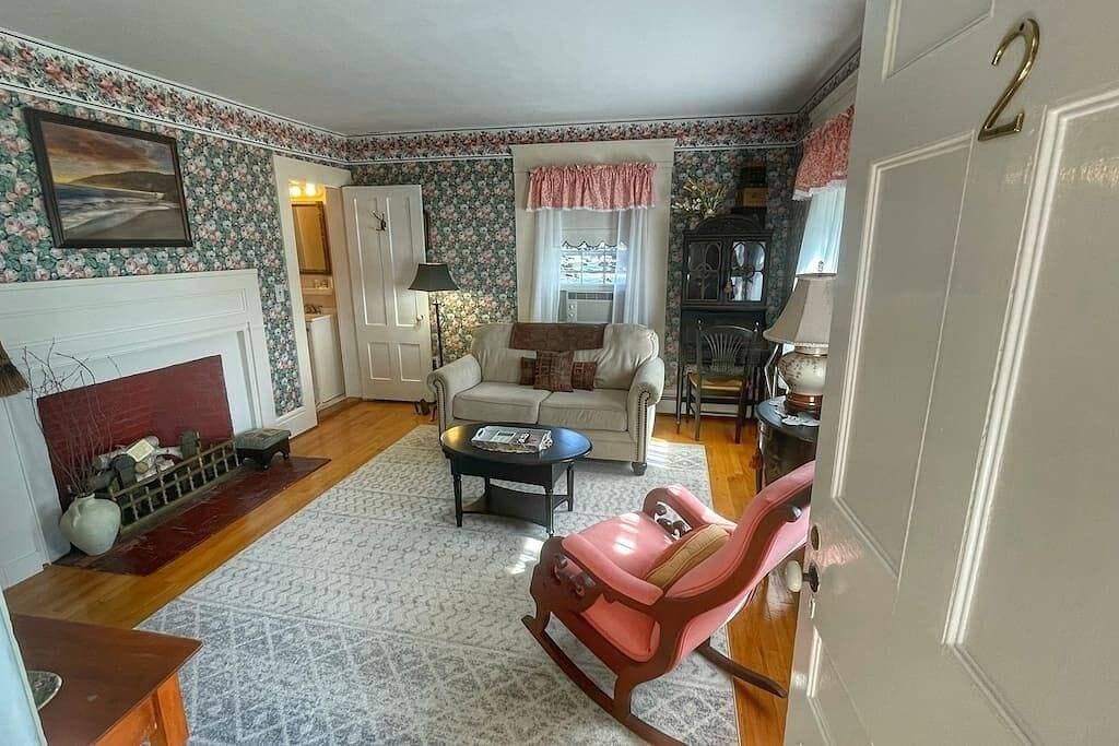 Foto 12 von 32: Open Hearth Inn Suite 2 - 10 min to Acadia!