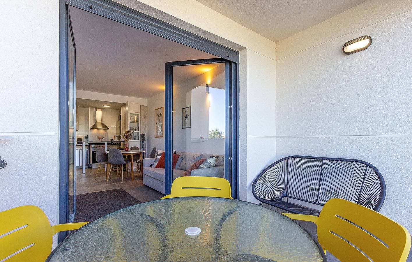 Foto 13 von 21: Luxus-Wohnung mit Pool, Terrasse und Internet, in der Nähe von Les Bovetes Strand