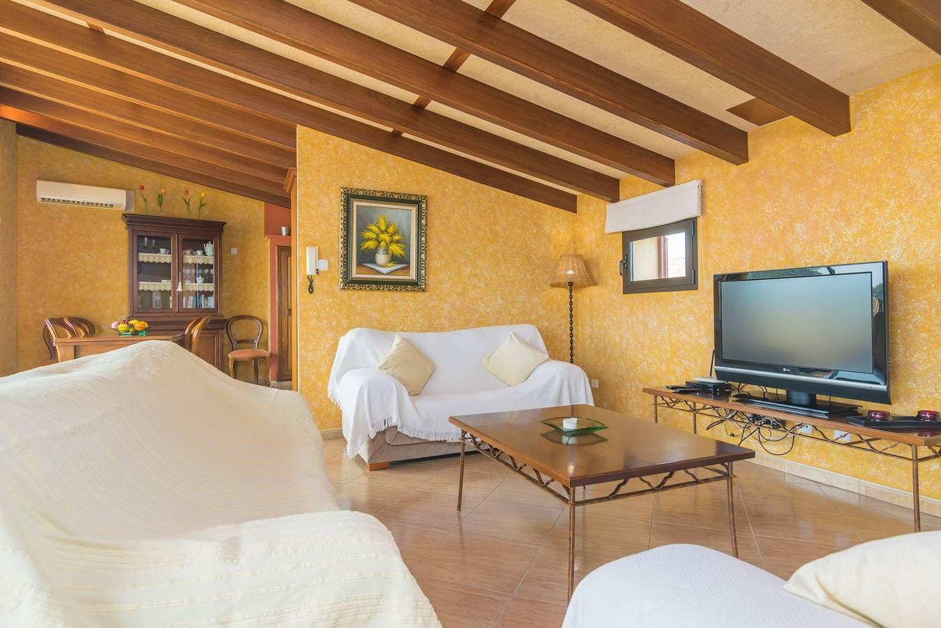 Foto 3 von 39: Ferienhaus 'Can Nadal - Adults Only' mit Bergblick, Wi-Fi und Klimaanlage