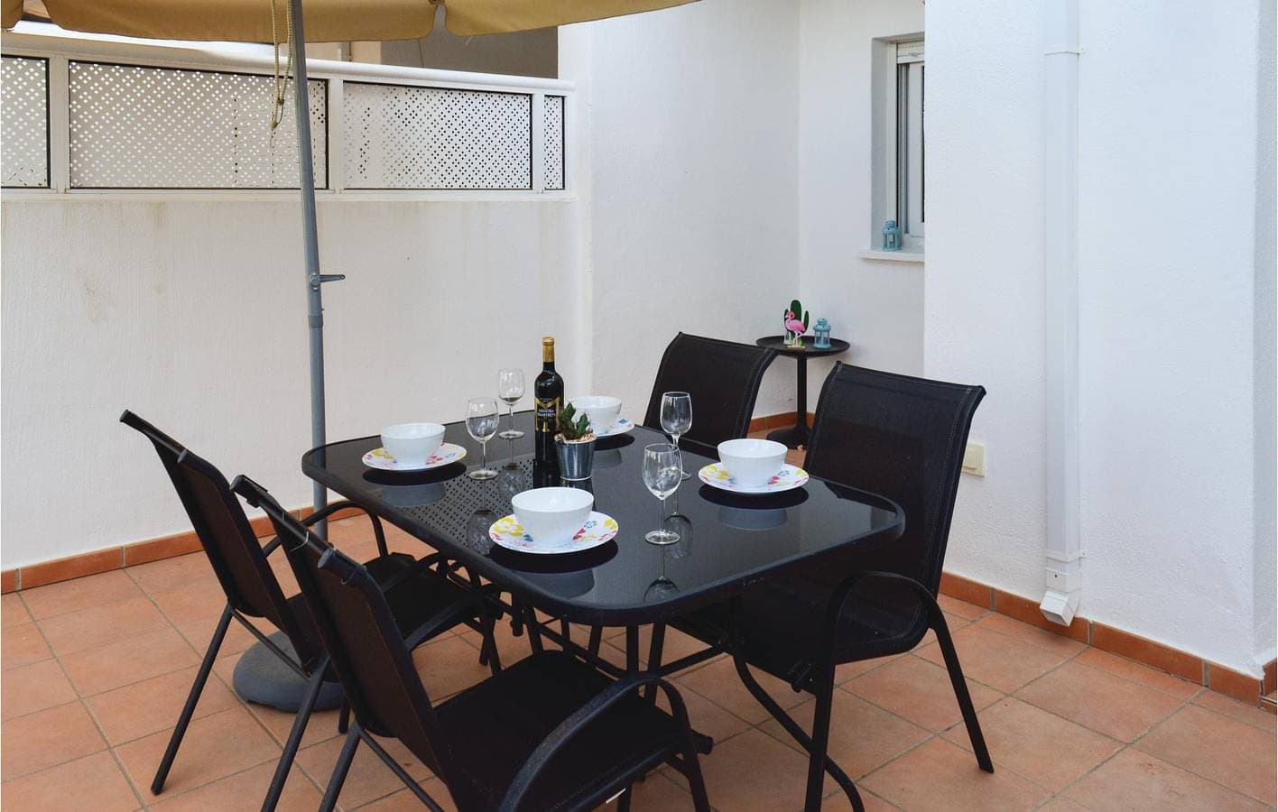 Foto 6 von 21: Gemütlicher Rückzugsort: 64 Quadratmeter großes Apartment mit Pool, Terrasse und Internet