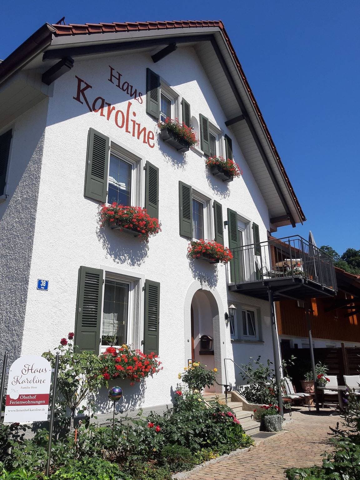 Foto 4 von 12: Ferienwohnung 'Fewo 1 - Elstar' mit Gemeinschaftsgarten, Balkon und WLAN