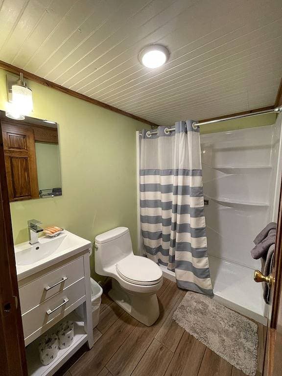 Foto 6 von 17: Cabins In The Pines Unit 3-Motorcycle Friendly-Wood Fireplace - Covered Porch