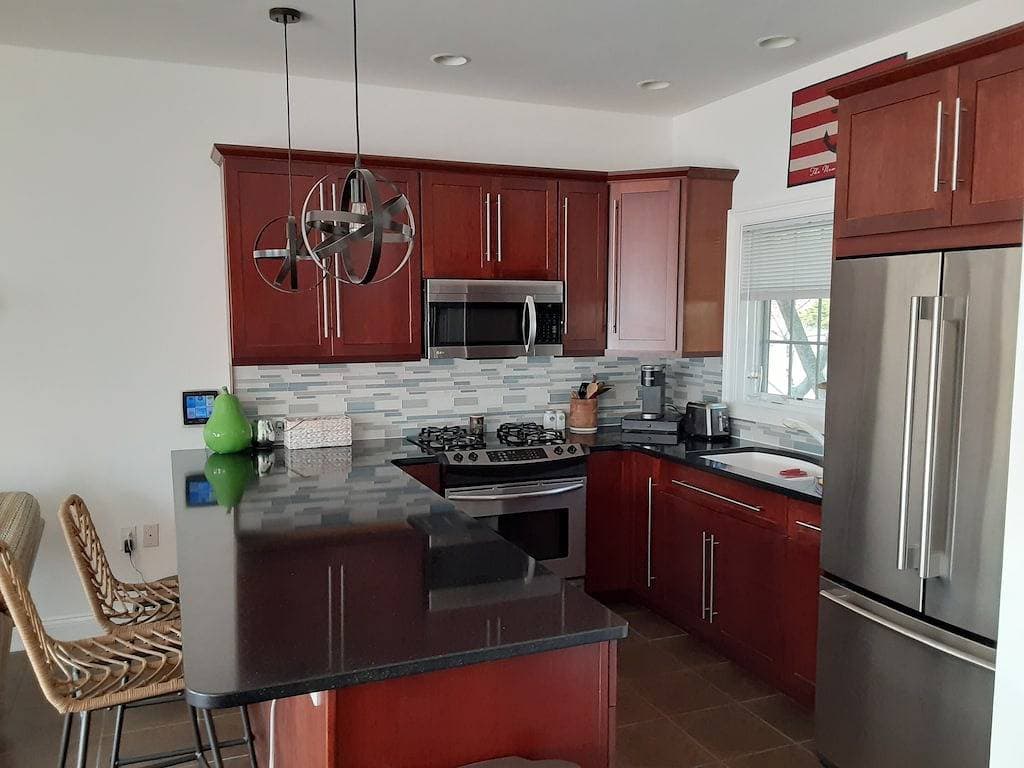 Foto 5 von 38: Relaxing, Fun, Comfortable Home on 50 ft. Flat Waterfront. 25 steps to the lake!