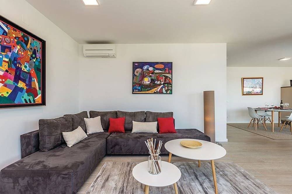 Foto 13 von 30: Ferienwohnung Poseidon 1 Malinska Krk – Pool & Strandnähe
