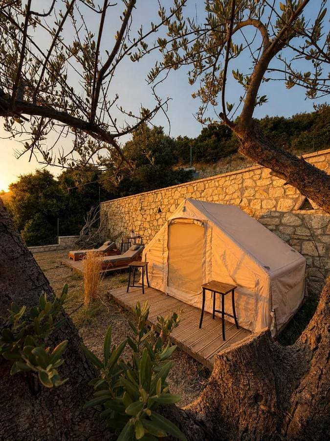 Foto 3 von 5: Tent