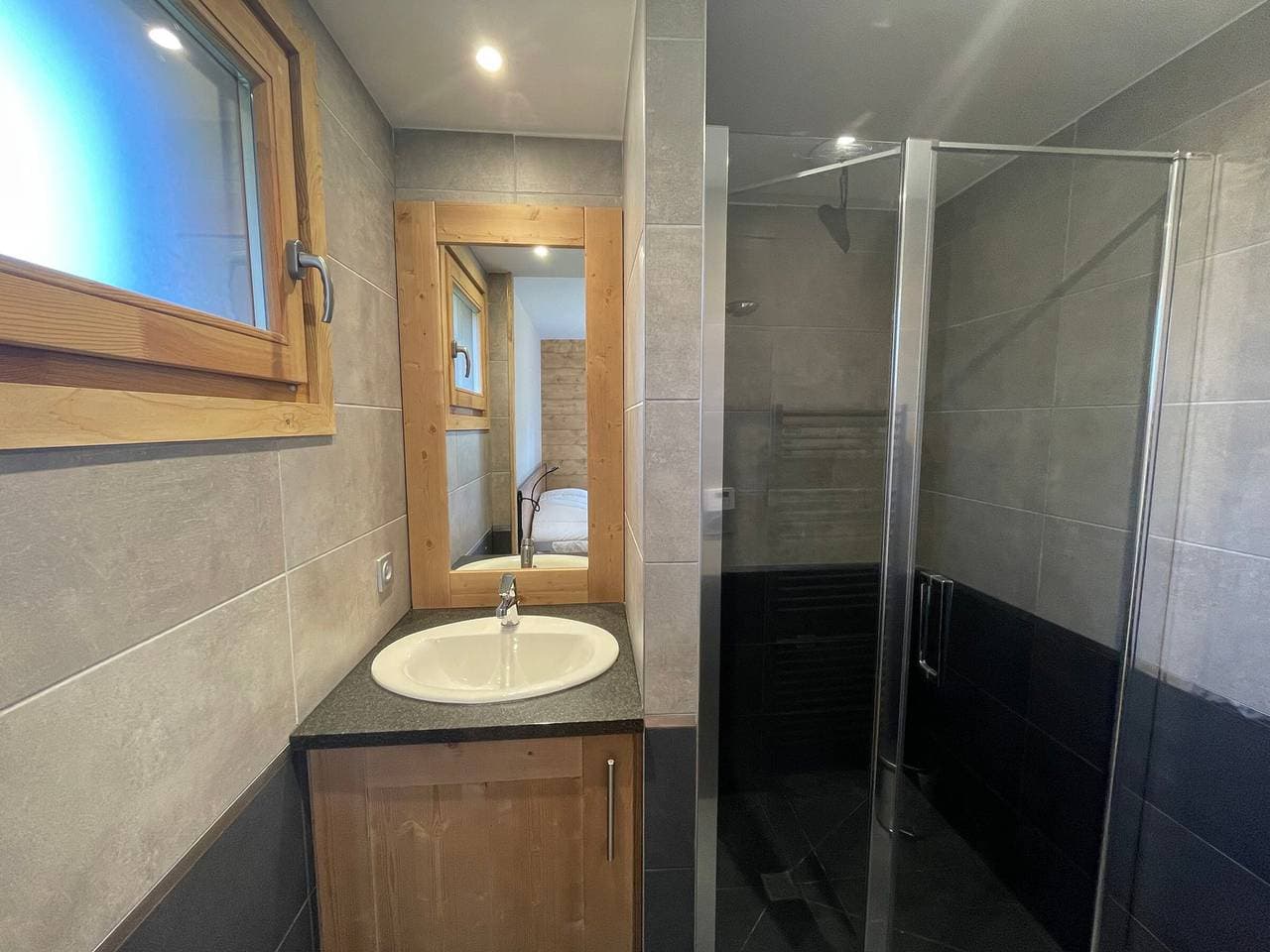 Foto 8 von 15: Neues 3-Zimmer-Apartment, überdachter Parkplatz, 6 Pers