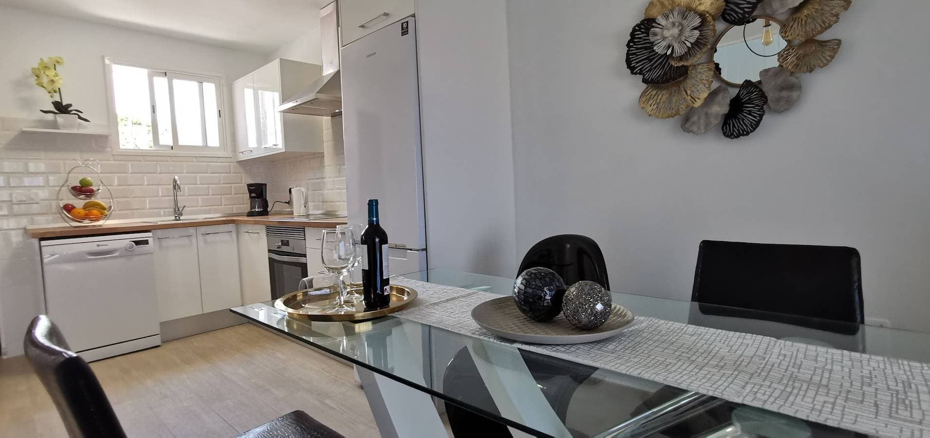 Foto 13 von 36: Villa für 4 Personen mit Balkon
