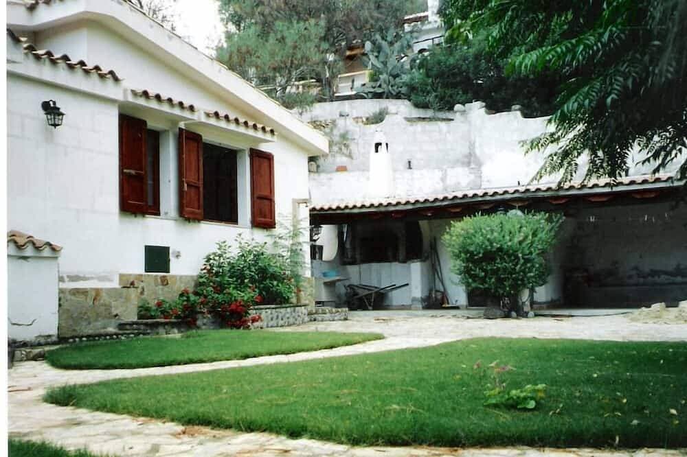 Foto 9 von 30: Unabhängige Villa mit exklusivem Grundstück Garten