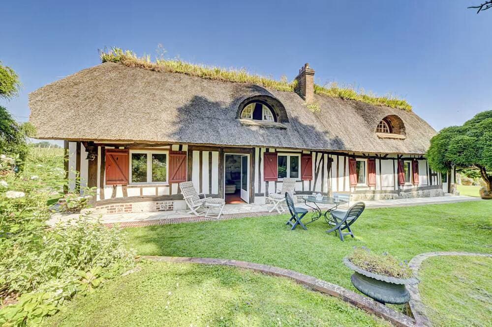 Magnificent Norman country cottage 1
