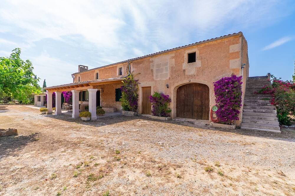 Foto 7 von 30: Lovely home in Felanitx with private swimming pool, can be inside or outside