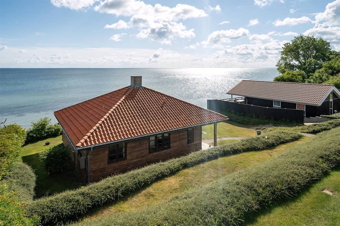 Foto 3 von 33: Pet friendly home in Ullerslev with house sea view