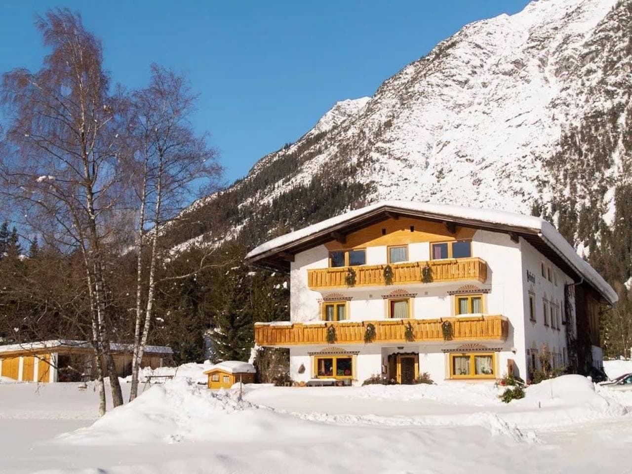 Foto 9 von 26: Einzimmerapartment '3' mit Bergblick, Gemeinschaftsterrasse und Wi-Fi