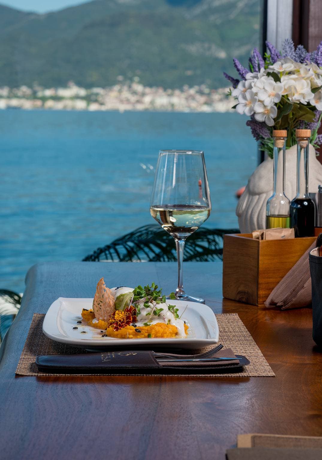 Foto 11 von 27: Zimmer mit Meerblick in Luxusvilla mit Privatstrand