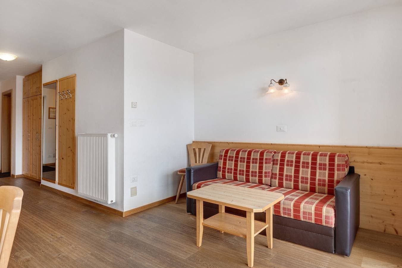 Foto 8 von 34: Ferienwohnung 'Residenz Nussbaumer Apt B' mit Bergblick, Gemeinschaftspool und Wi-Fi
