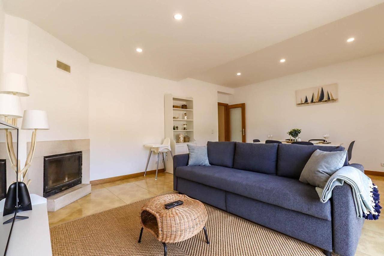 Flor do Mar - Spacious Apartment with Balcony 1