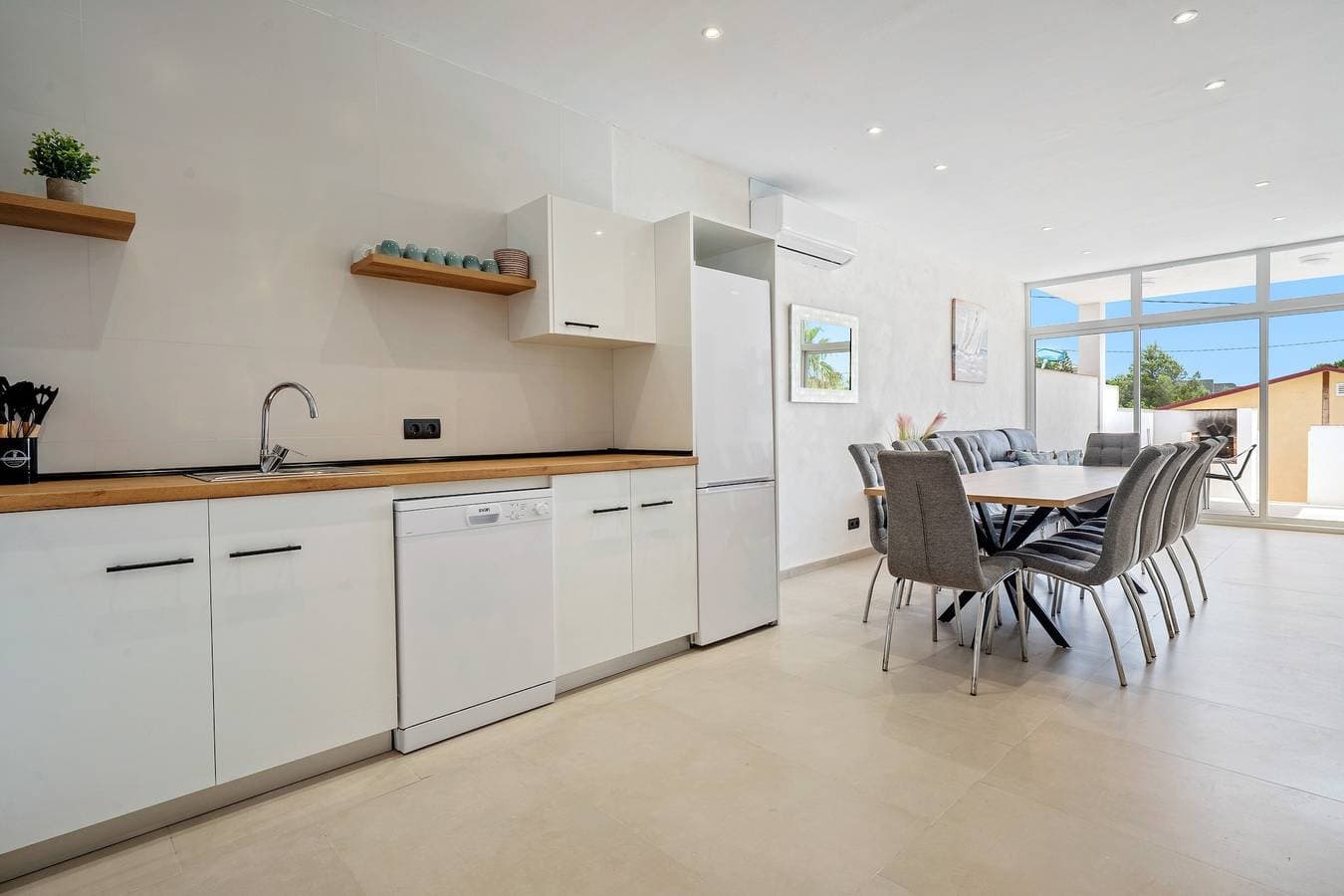 Foto 7 von 33: Ferienhaus 'Arenal' mit Bergblick, Wi-Fi und Klimaanlage