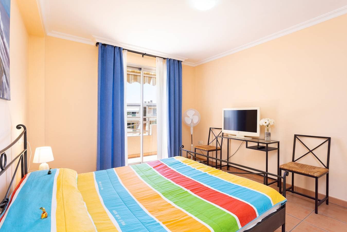 Foto 11 von 45: Ferienwohnung 'junto al mar isabel' mit Terrasse, Gemeinschaftspool und WLAN