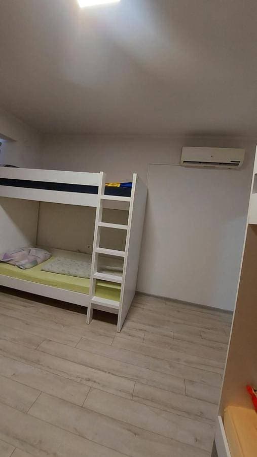 Foto 2 von 5: Bed in 6-Bed Dormitory Room