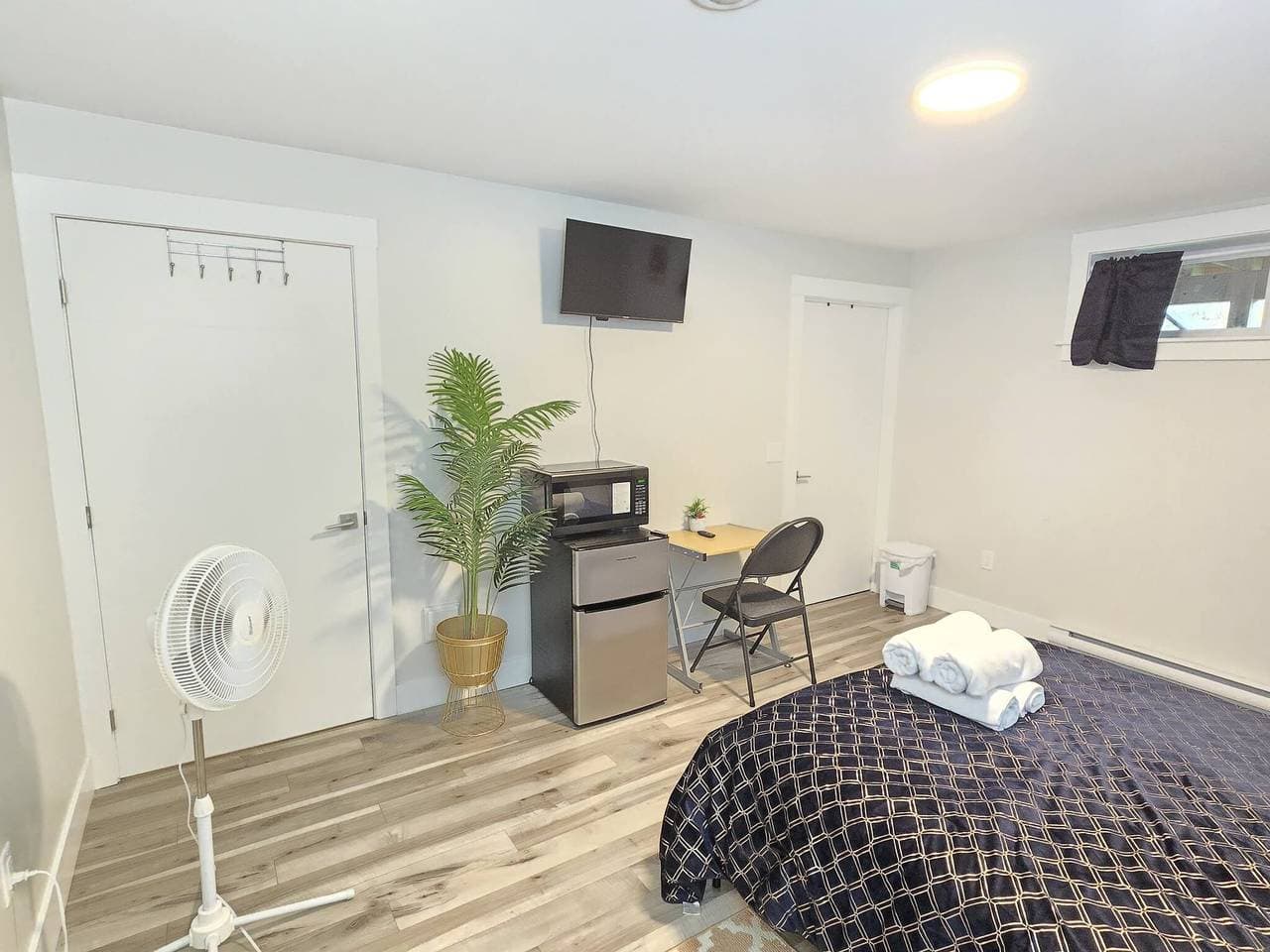 Foto 3 von 15: Gemütliches, neu erbautes Zimmer