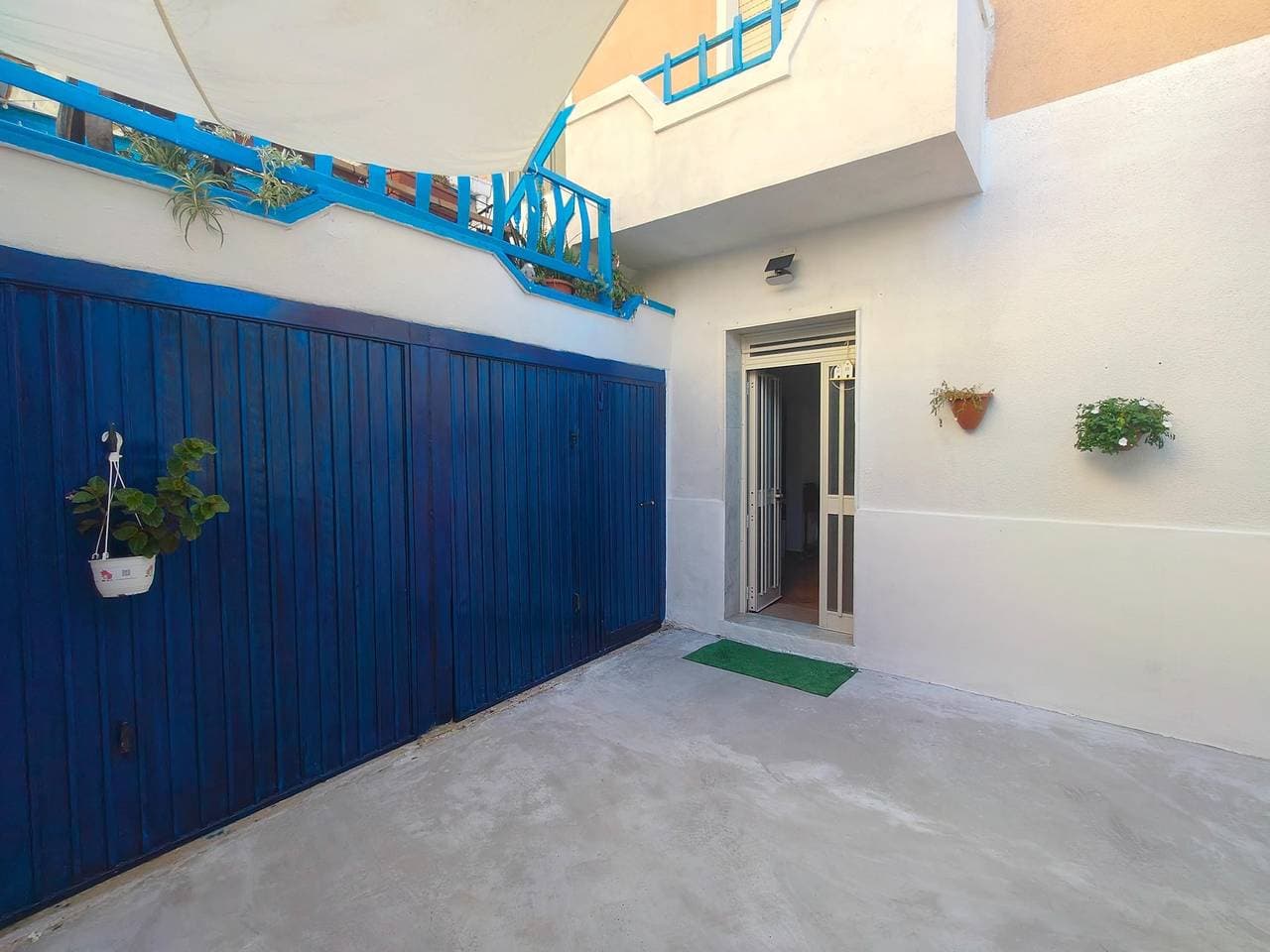 Garten, Terrasse und Privatparkplatz 1