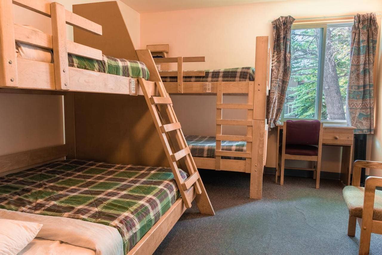 HI Banff Alpine Centre - Hostel 1