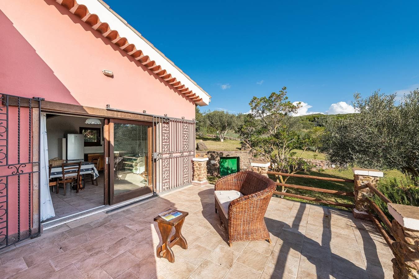 Foto 4 von 44: Ferienwohnung 'Ambra One' mit Bergblick, Privatem Garten & Terrasse
