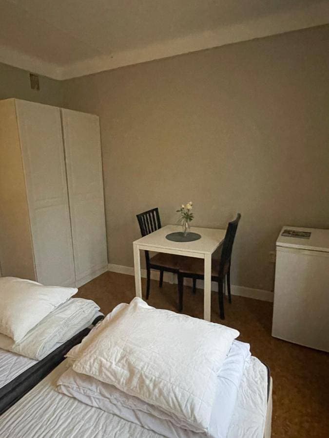 Foto 5 von 7: Standard Double Room with Shared Bathroom