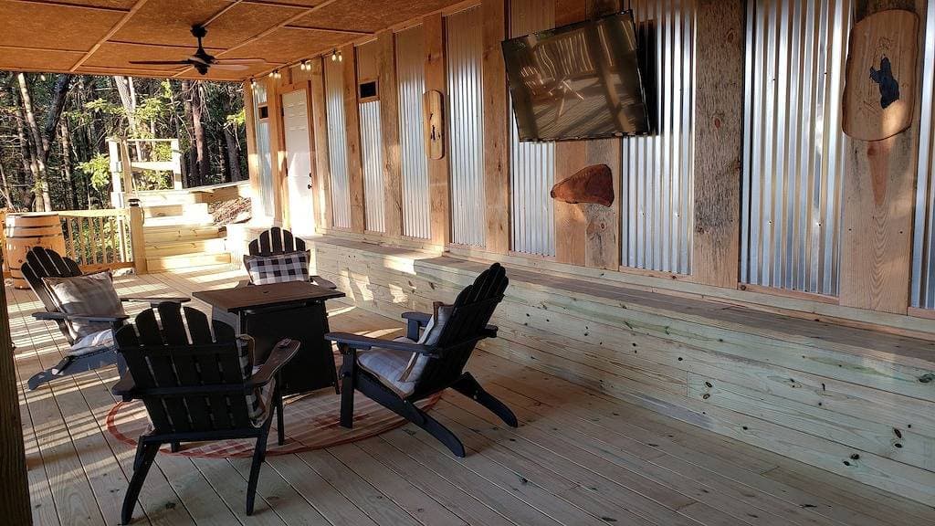 Foto 6 von 50: QuikGetaway Spezial! Ab 99 Usd p / n! Nagelneues Blockhaus 2bdrm / 2ba. Super Aussicht!