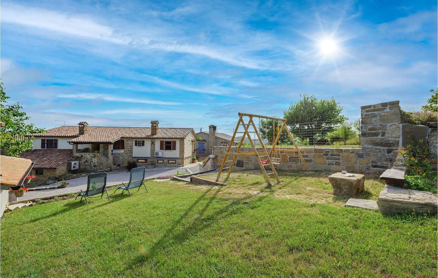 Modernes Apartment mit 2 Schlafzimmern und Terrasse in der Nähe von Cerovlje und dem Fluss Pazinčica 1