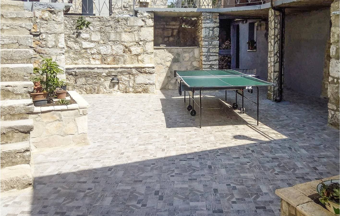 Foto 8 von 30: Geräumige 2-Zimmer-Wohnung mit Pool, Terrasse und 2,5 km Entfernung zur Küste