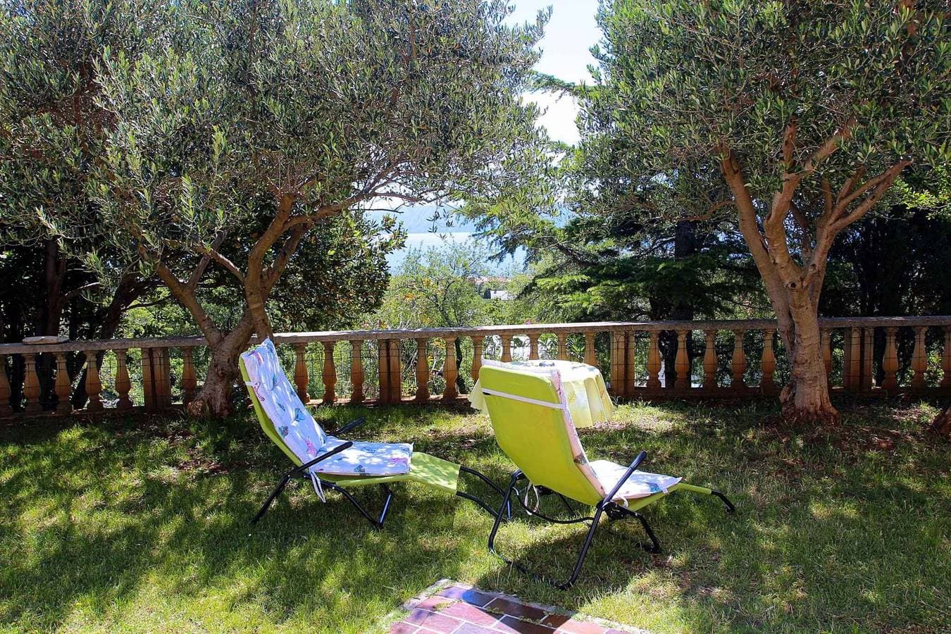 Ferienhaus mit Garten 1