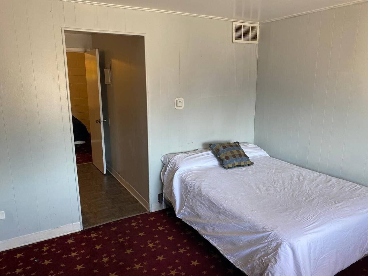 Foto 12 von 27: Queensize-Bett | Süd-Denver, Colorado