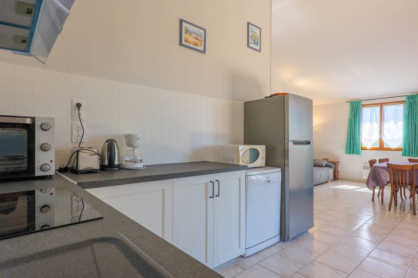 Foto 7 von 32: Ferienhaus „Le Peuplier- La Fontinelle“ mit Bergblick, Gemeinschaftspool & Klimaanlage