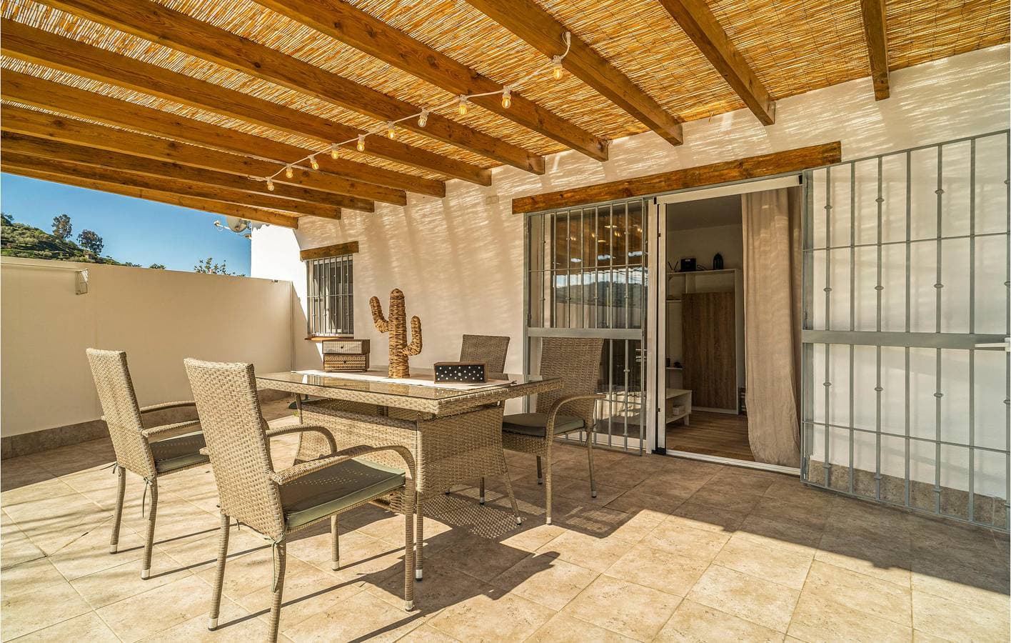 Foto 3 von 29: Poolside Haven: AC, Terrasse, Internet & Grill (800m von den Arenen, 1km zum Rio Seco)