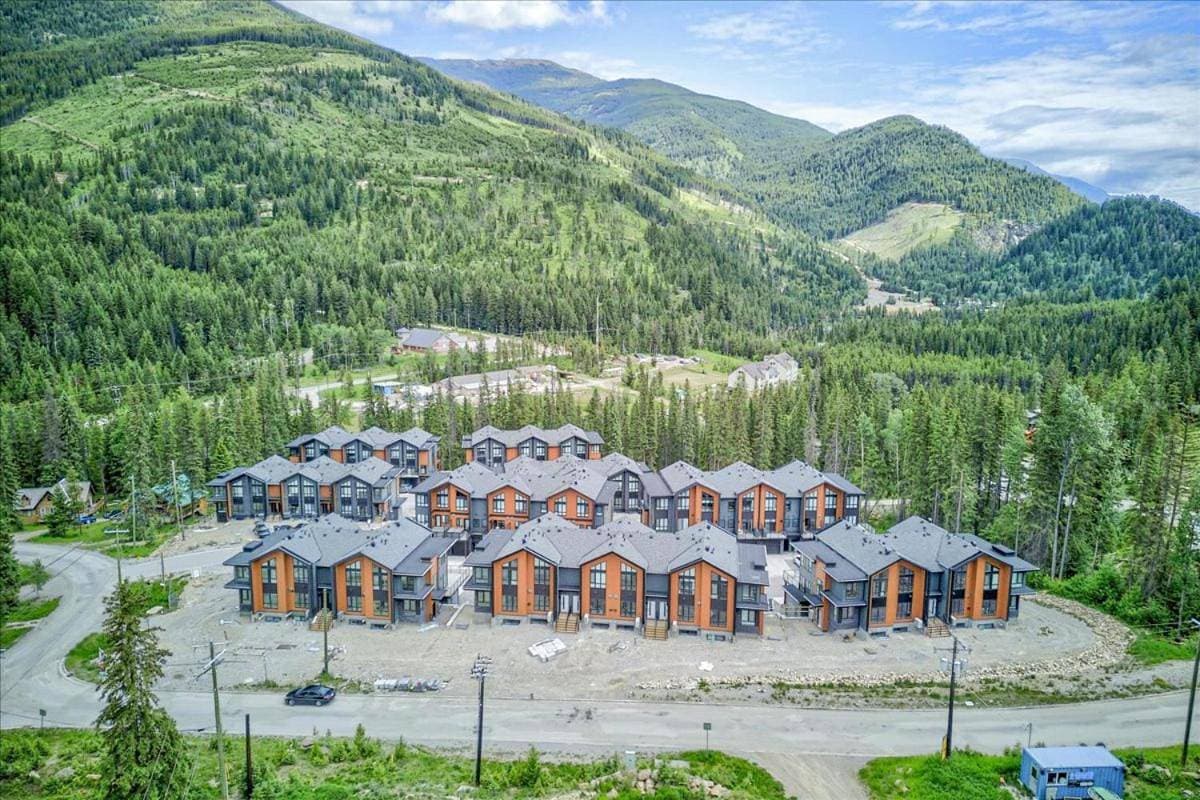 Nordix Townhomes by StayIn 1