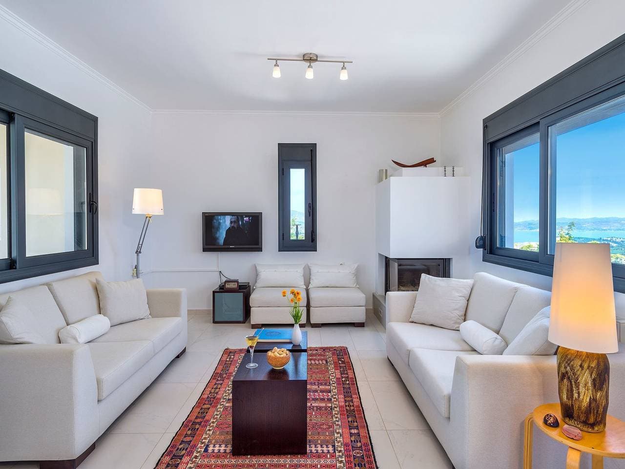 Foto 7 von 32: Villa mit Pool für bis zu 8 Personen. Meerblick.
