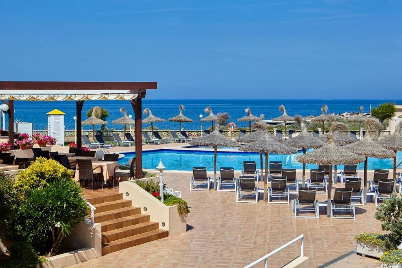 Universal Hotel Don Leon 1