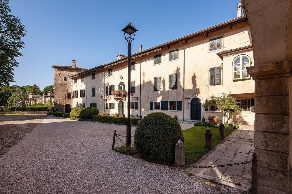 Foto 12 von 30: R. Antikes Haus im Schloss mit Garten, nahe Meer, zwischen Triest und Venedig