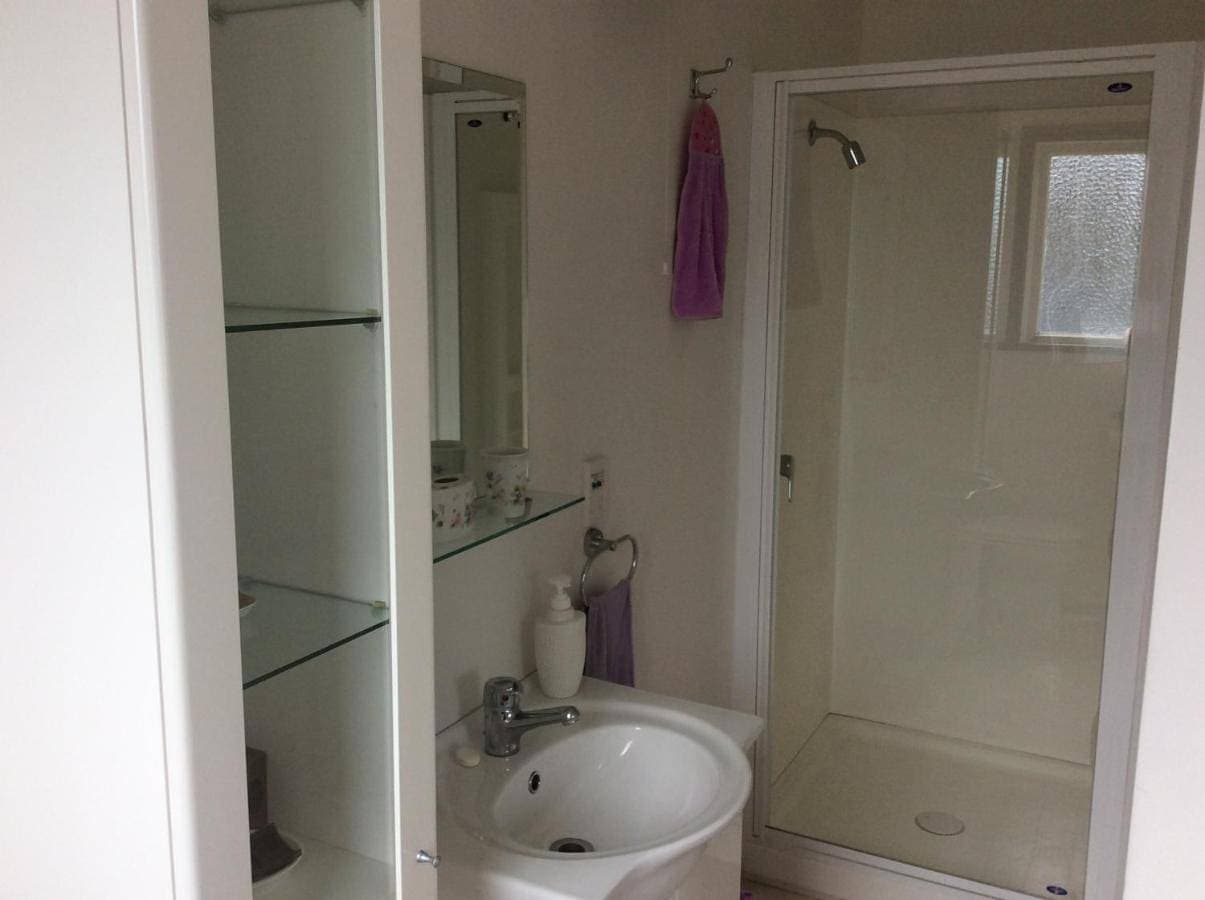 Foto 3 von 5: Double or Twin Room with Bathroom
